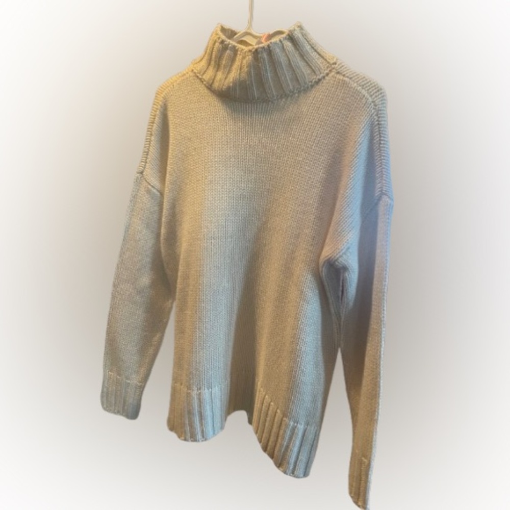 Women’s sweater